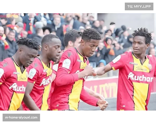 法甲冠军争夺白热化 巴黎马赛朗斯形成第一集团